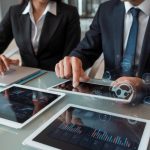 Intégrer l'intelligence artificielle dans votre stratégie commerciale : opportunités et défis.